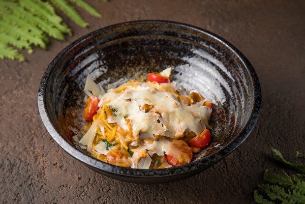 Спагетти с лисичками и овощным соусом