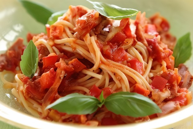 Спагетти с соусом из болгарского перца