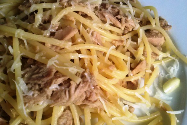 Спагетти с тунцом