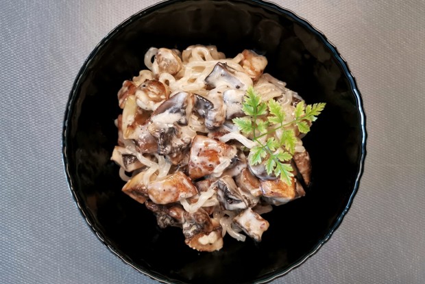 Спагетти ширатаки с грибами