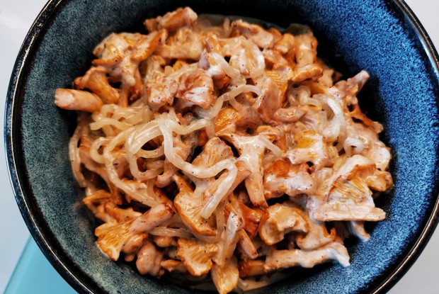 Спагетти ширатаки с лисичками
