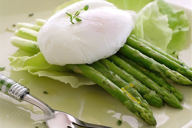 Спаржа на гриле