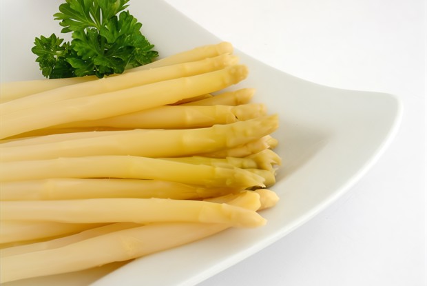 Спаржа отварная