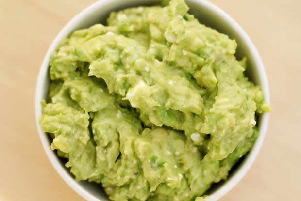 Спред из авокадо и оливок