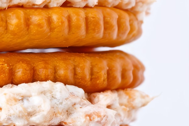 Спред из копченого лосося с рикоттой и перцовой водкой