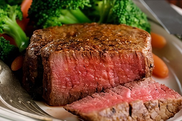 Стейк из говядины с овощами