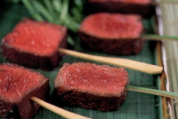 Стейк с кресс салатом