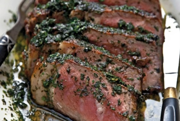 Стейк с соусом из 5 трав