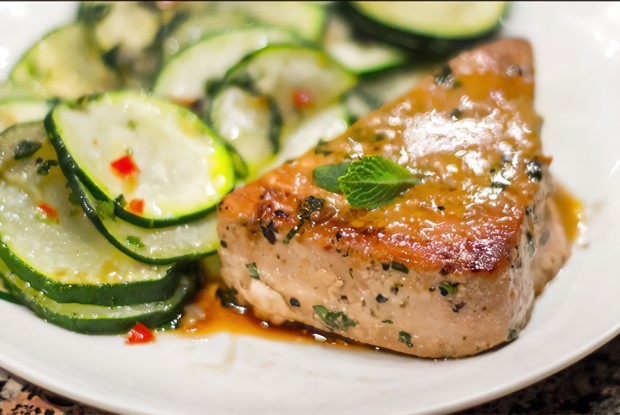 Стейки из тунца «по-маррокански»