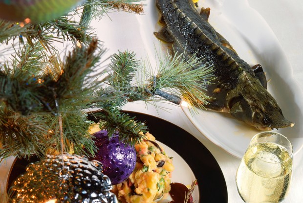 Стерлядь с пестрым картофелем и свеклой