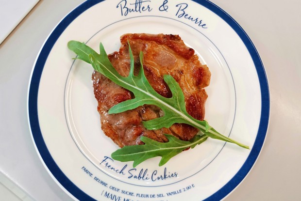 Стейк из свинины на сковороде