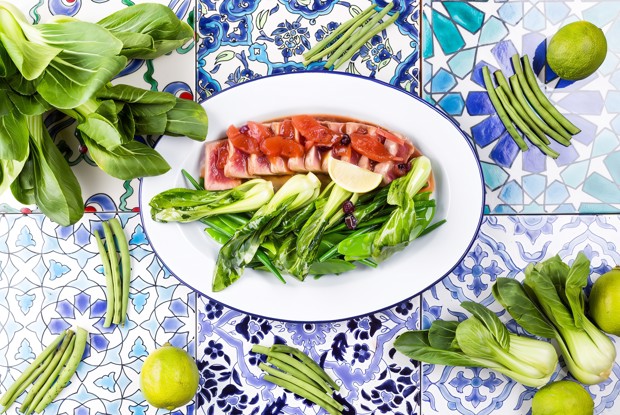 Стейк из тунца с капустой пак-чой