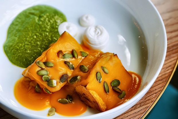 Стейк из тыквы с домашним песто и рикоттой