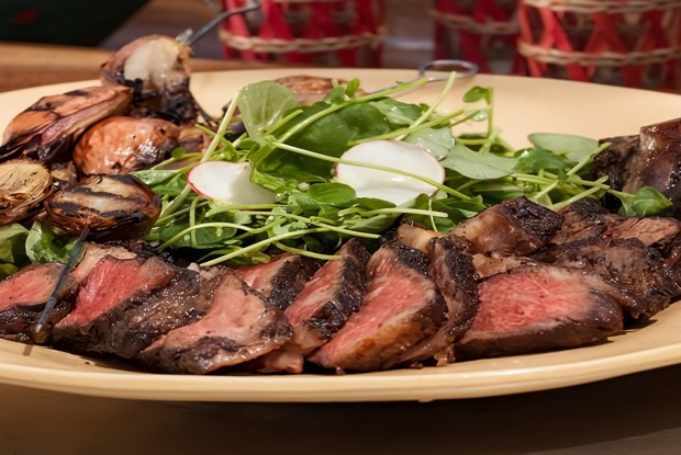 Стейк рибай с кресс-салатом