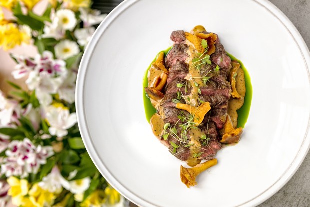 Стейк с лисичками