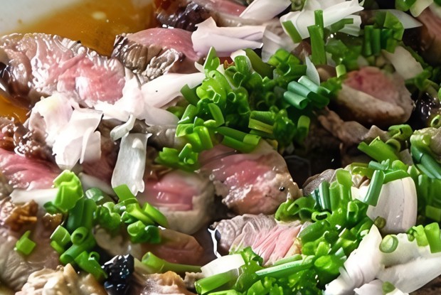 Стейк с понзу и грибным маслом