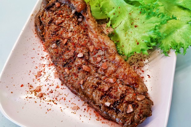 Стейк стриплойн со специями