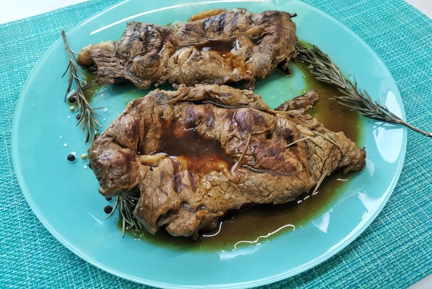 Стейк топ-блейд с розмарином