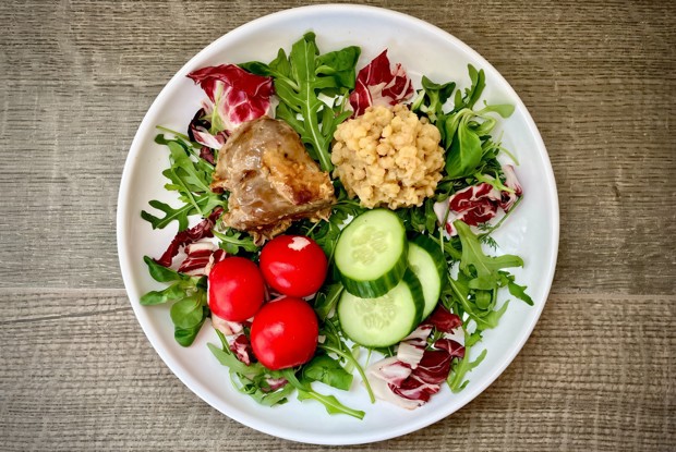 Стейки из филе утки с чечевицей в духовке