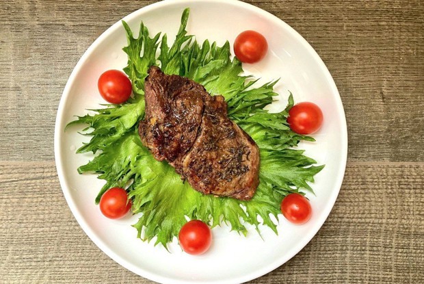 Стейки рибай с чабером