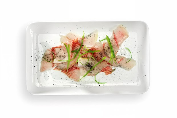 Строганина из муксуна с черной четверговой солью