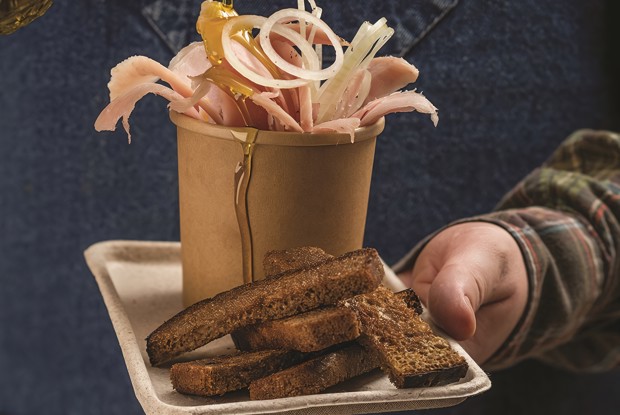 Строганина из пеламиды