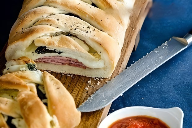 Стромболи (пицца в рулете)