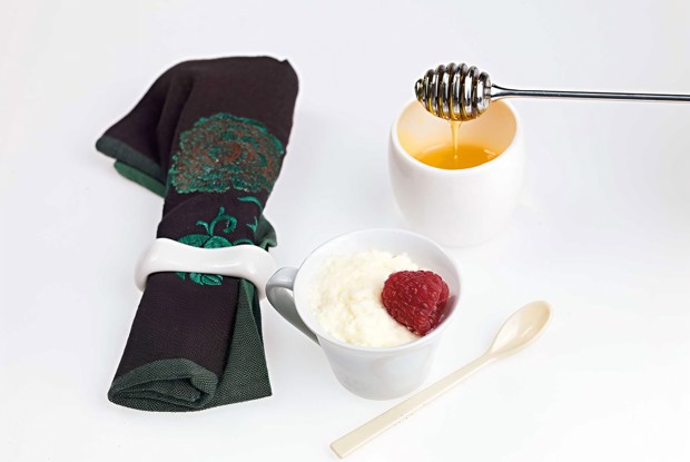 Суфле из яичных белков с малиной