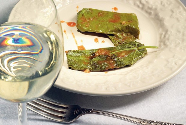 Сулугуни в виноградных листьях