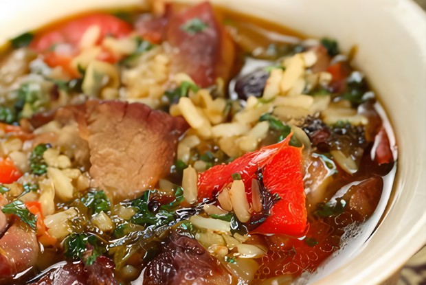 Суп из баранины с рисом, картофелем и алычой