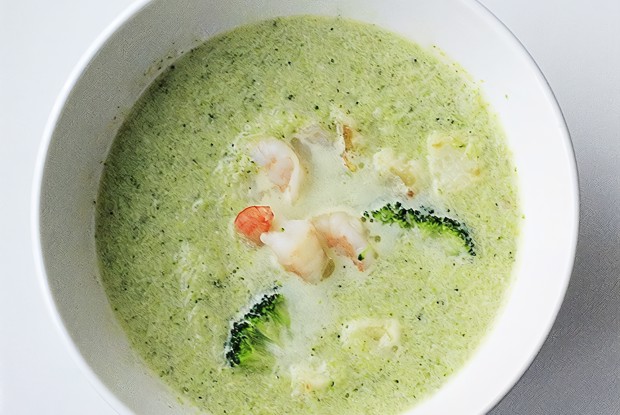 Суп из брокколи с креветками и миндалем