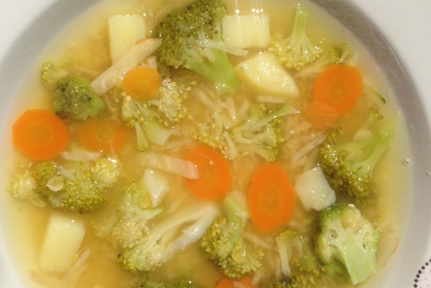 Суп из чечевицы с брокколи