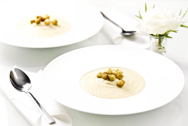 Суп из цветной капусты с сухариками