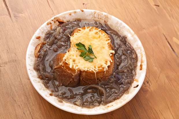 Суп из карамелизованного порея с вермутом