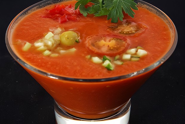 Суп из помидоров и огурцов