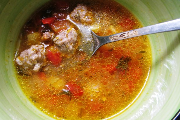 Суп из помидоров с фрикадельками