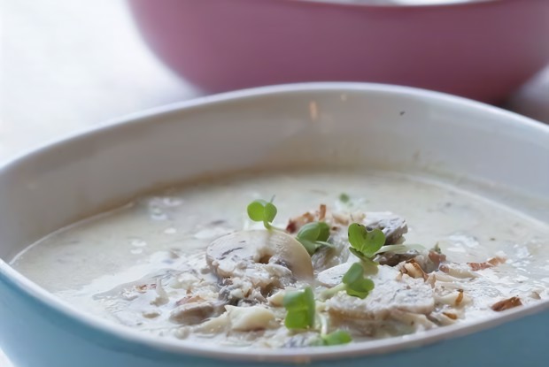 Суп из шампиньонов с миндалем