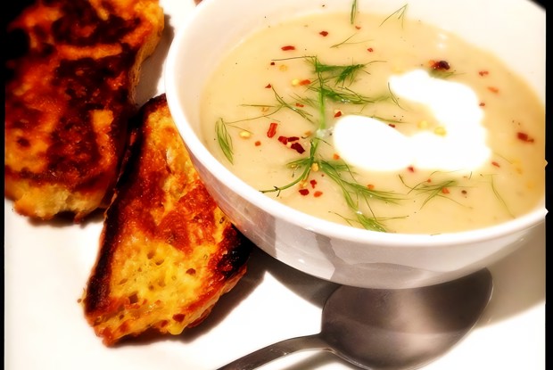 Суп из сладкого фенхеля с крутонами от Джейми Оливера