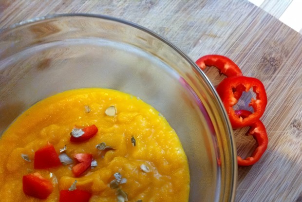 Суп из тыквы со сладким перцем и семечками