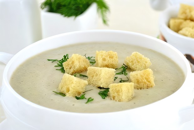 Суп-крем из опят на курином бульоне