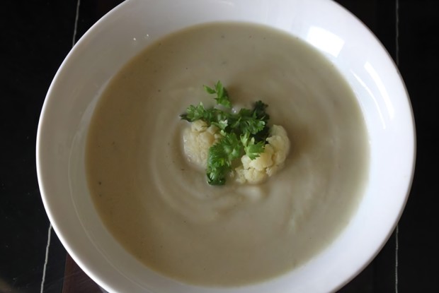 Суп-пюре из цветной капусты и голубого сыра