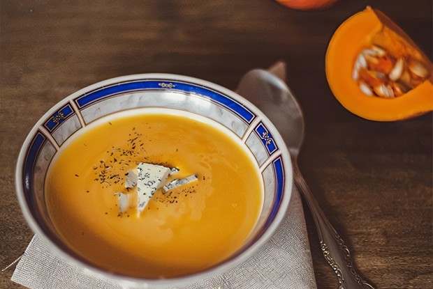 Суп-пюре из тыквы с сыром рокфор