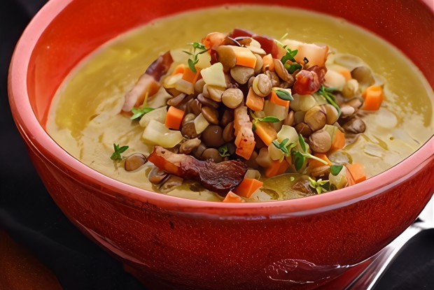 Суп с чечевицей и беконом