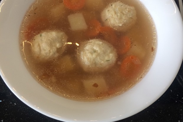 Суп с фрикадельками и мирпуа