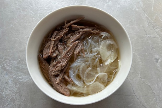 Суп с говядиной и фунчозой