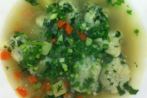 Суп с клецками на говяжьем бульоне