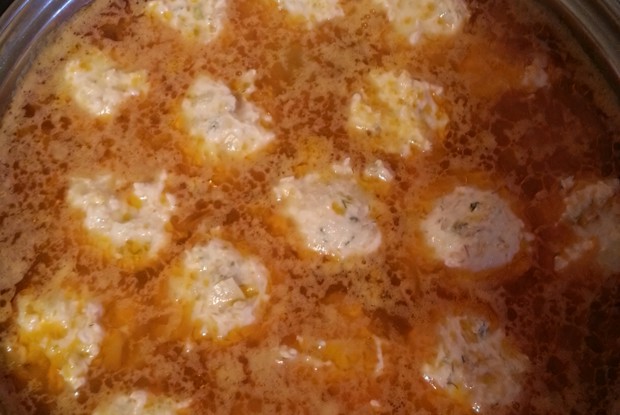 Суп с куриными фрикадельками и вермишелью