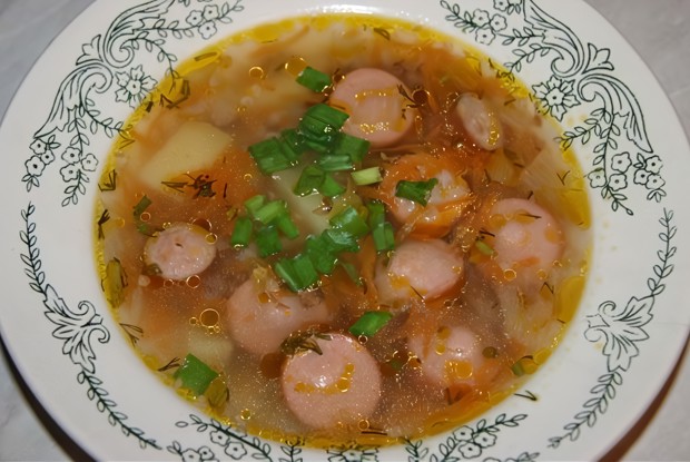 Суп с сосисками и макаронами