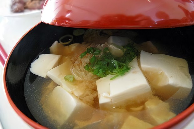 Суп с тофу и шампиньонами