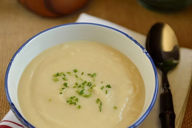 Суп велюте из цветной капусты с гребешками